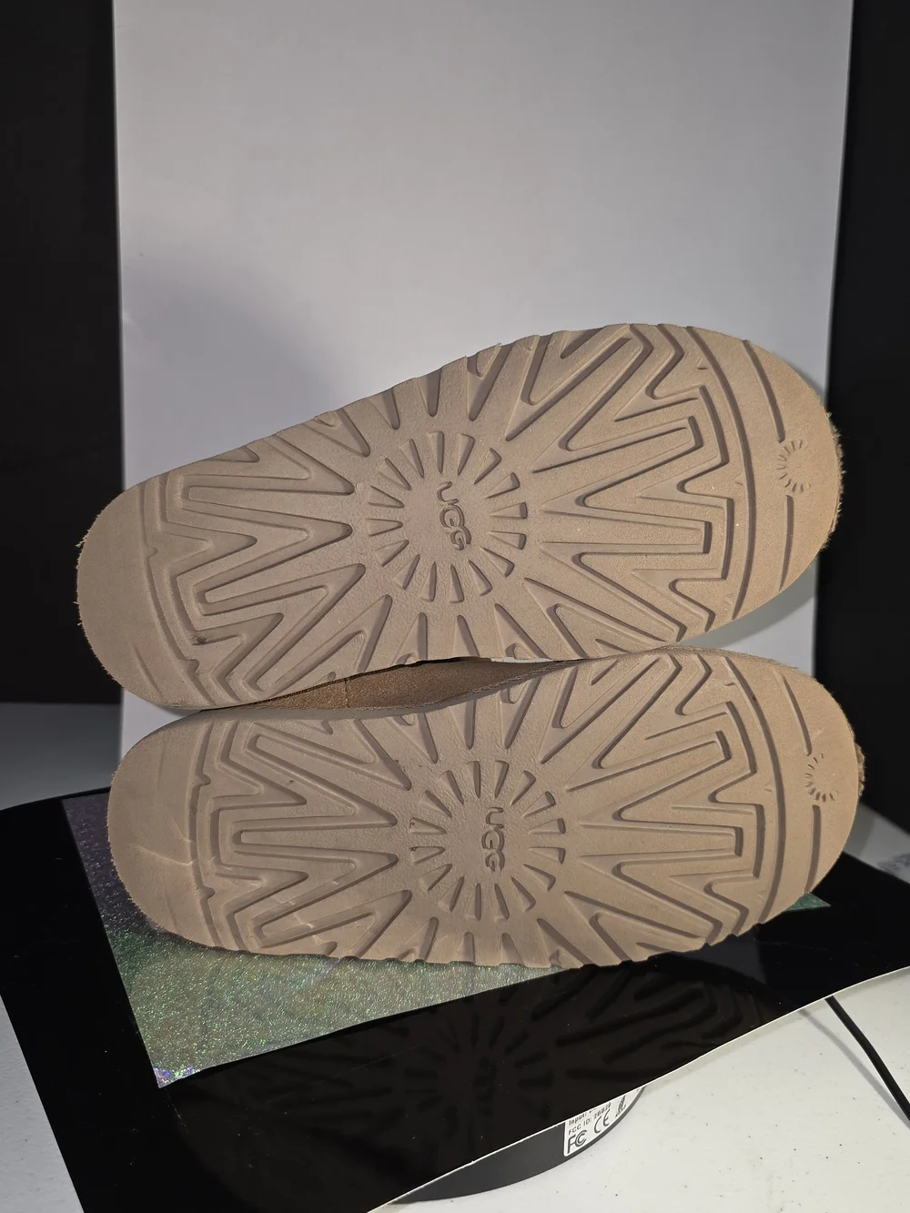 UGG Jona Chestnut Suede Mini Boot With Snap Big Girls/ Youth Size 4